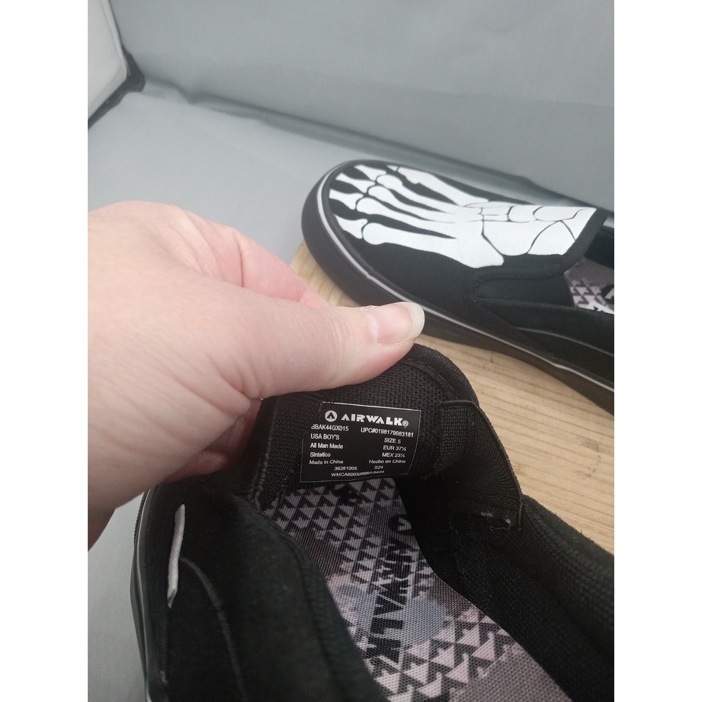 BOY'S AIRWALK-SIDEKICK CANVAS FABRIC SKELATON SLIP‎ ON BLACK ATHLETIC Shoes Sz 5 - Picture 14 of 16